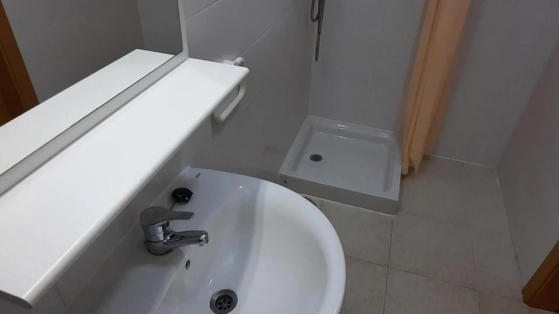 ¡Fantastico Apartamento En Sant Genis, Llanca! Ideal Para Familias, Cerca De La Playa De Grifeu. - Es-170-45 0*, Llanca Spain