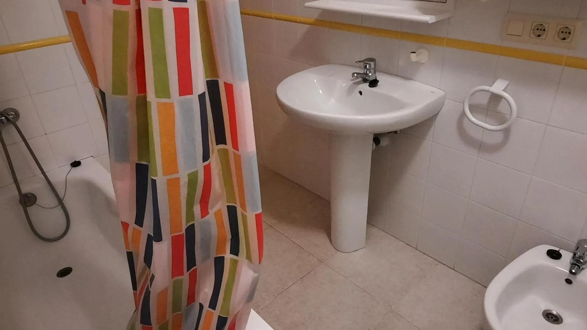Apartment ¡Fantastico Apartamento En Sant Genis, Llanca! Ideal Para Familias, Cerca De La Playa De Grifeu. - Es-170-45
